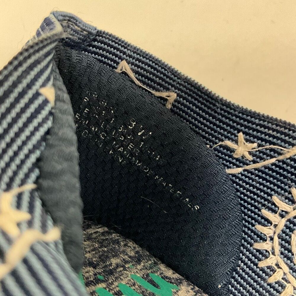 YUU Embroidered Slip on Shoes - Picture 6 of 6